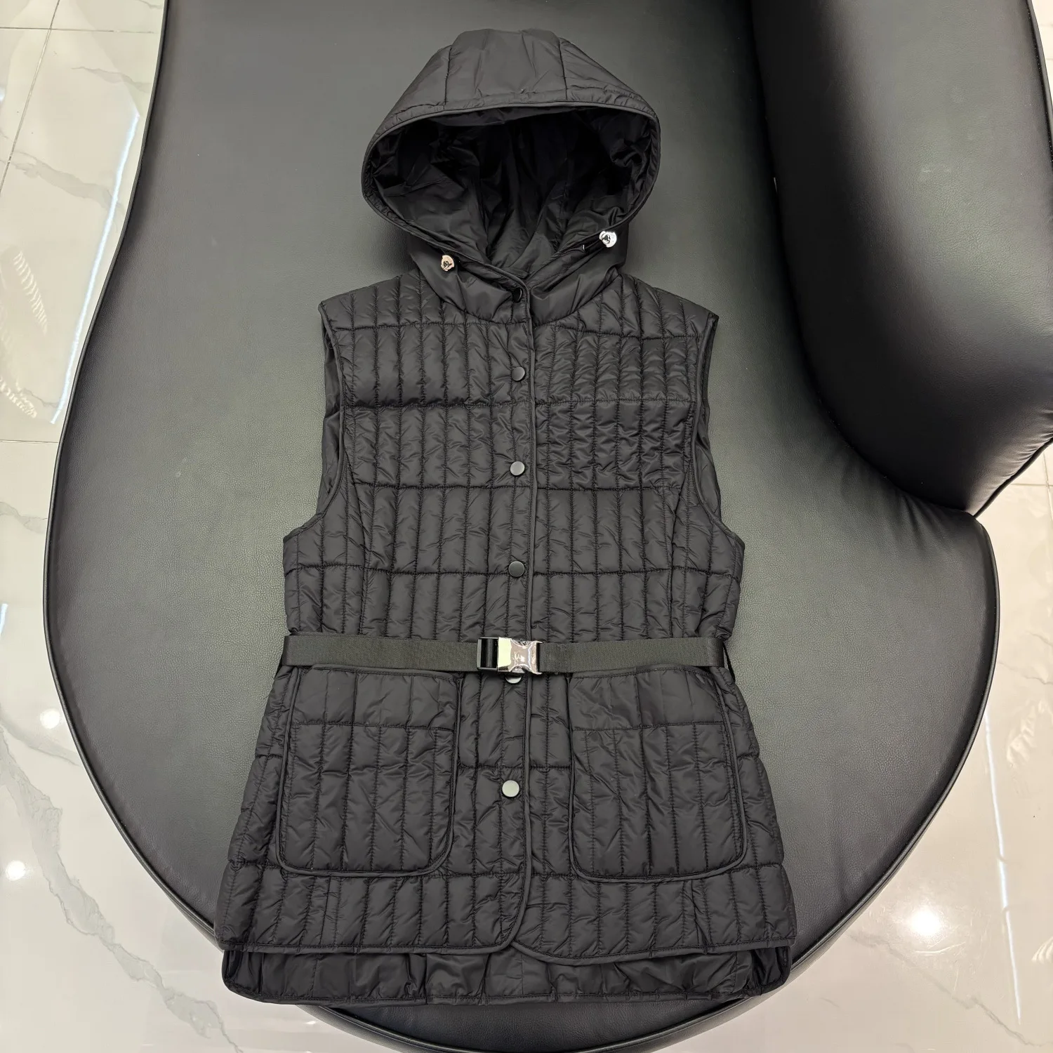 Gilet con cappuccio in piuma d'anatra bianca autunno/inverno, a righe, con supporto a griglia fine, con cintura, per tenere al caldo il gilet imbottito per le donne