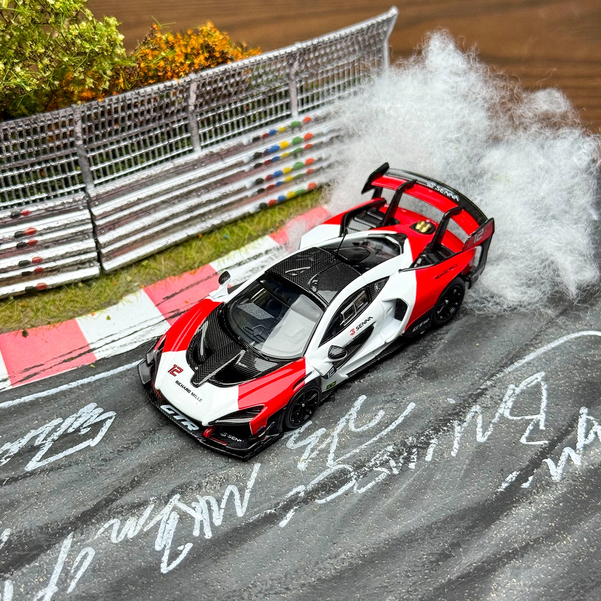 Литая-под-давлением-модель-автомобиля-lcd-1-64-senna-gtr