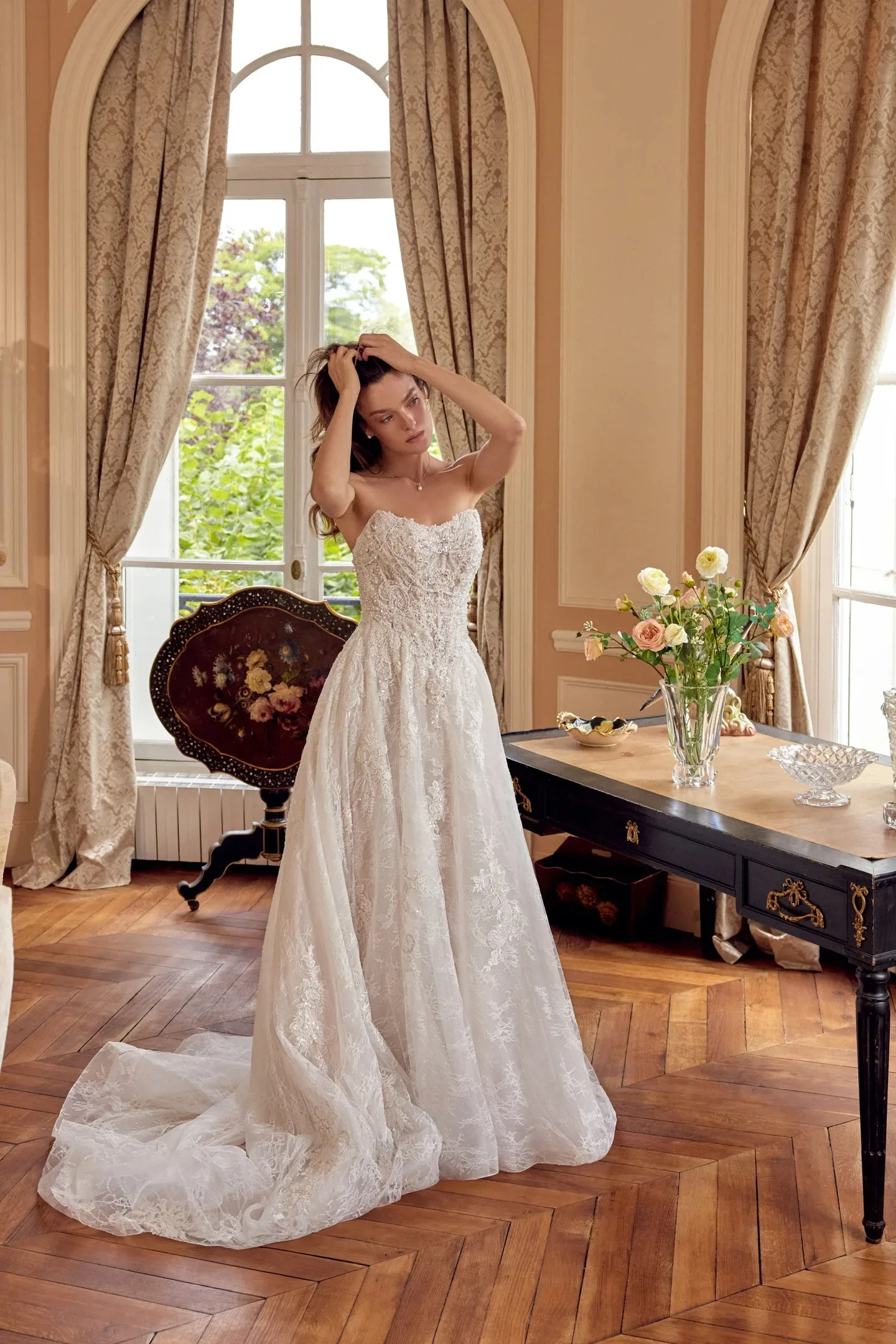 Glamorous A Line Wedding Dresses Strapless Sequined Pearls Sweep Train Bride Gowns  Lace Up Custom Made Formal Bridal Dress