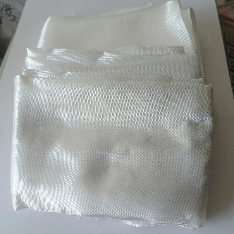 Fibre de verre tissée résistante aux coupures, classe E, fibre violette, renforcement de la grille, degré de déchirure, tissu, 50 g/m² à 400 g/m², 1m x 1m