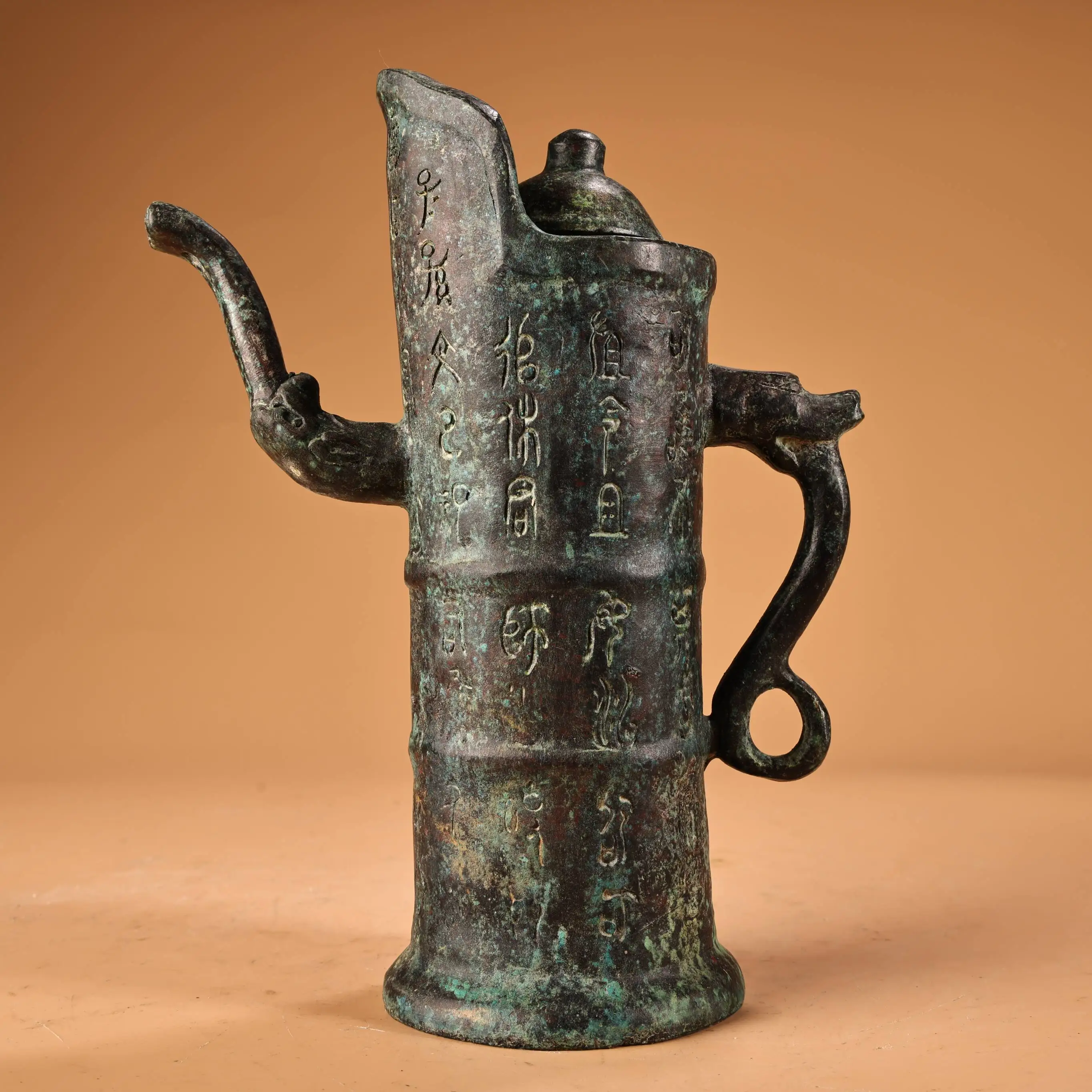 Tibet Folk Old Bronze Ware nscription Engraved pattern Hidden pot Bamboo pot  Dragon handle wine pot Amass wealth Ornaments