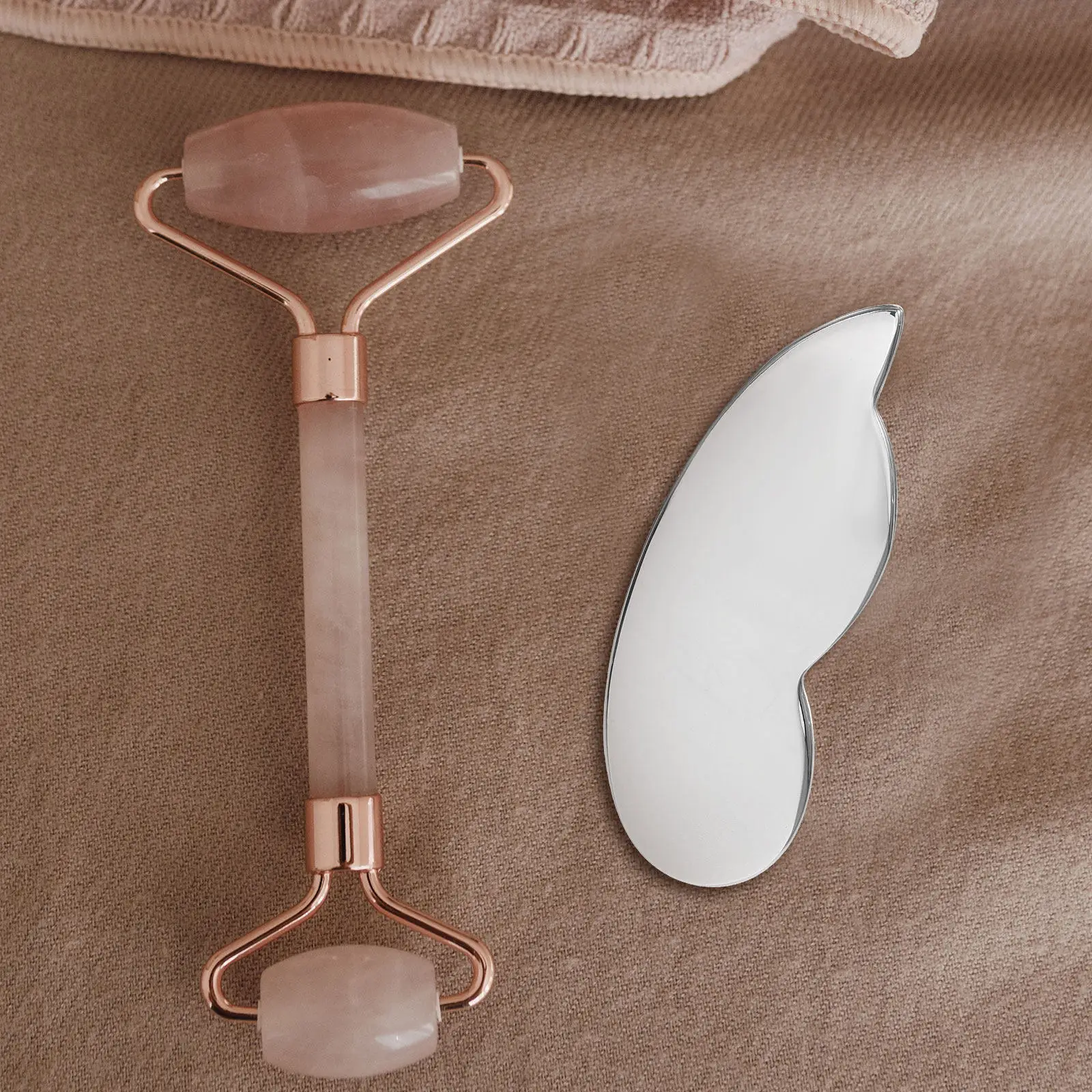 

Скребок для лица из нержавеющей стали уникальной формы, инструмент Гуаша для массажа лица, скребок-массажер для освежения кожи