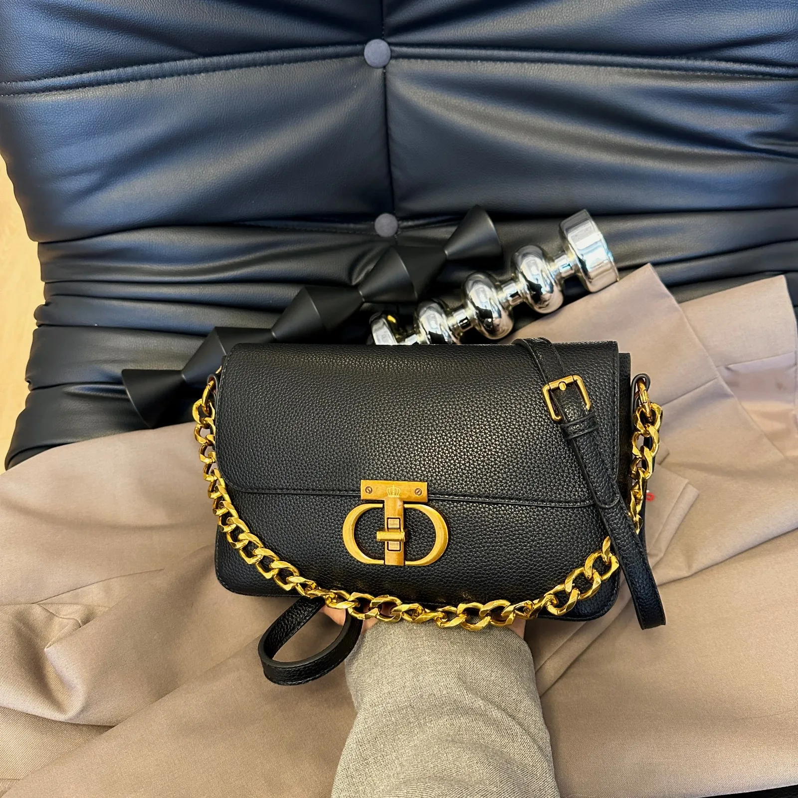 

Модная весна 2025 года! Женская сумка премиум-класса из мягкой кожи с цепочкой под мышками — ретро — шикарная, легкая — роскошная, многосторонняя сумка для переноски