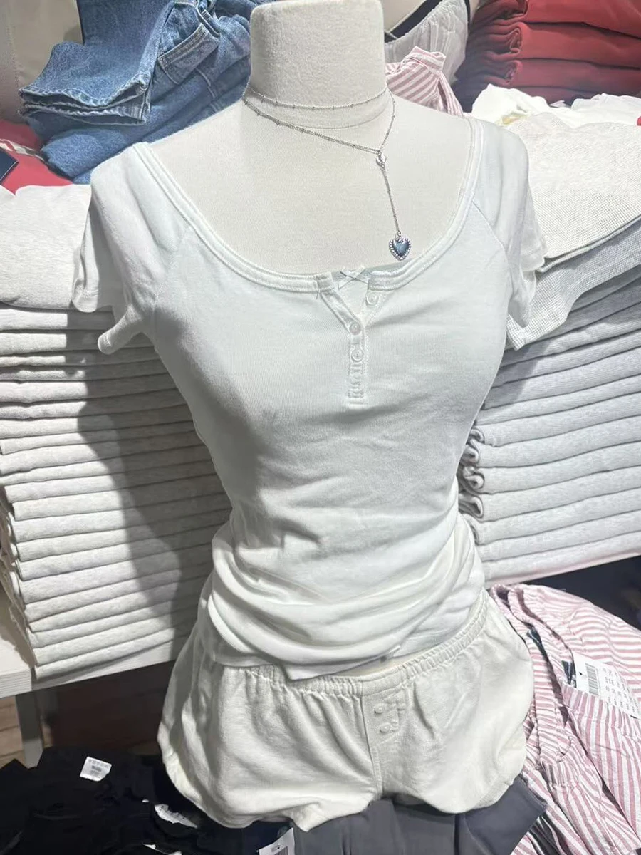 

White Slim Short Sleeve T-shirt Women Three Buttons Scoop Neck Basic Tee Shirts Summer New Sweet Simple Casual Chic Crop Tops