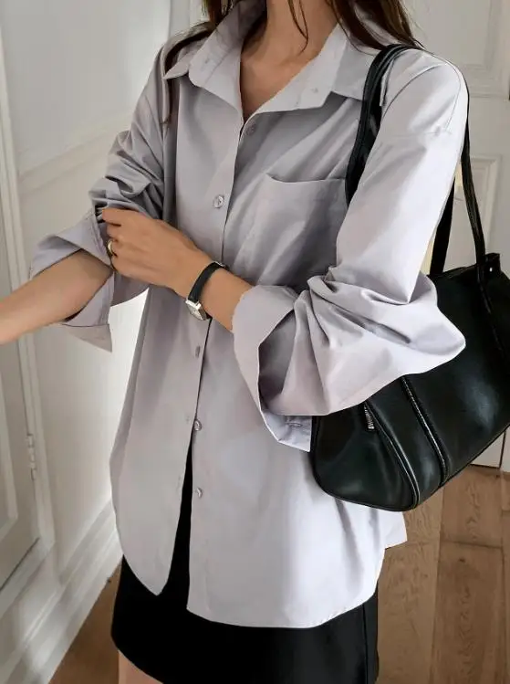 Camisa feminina oversized cor sólida lapela botão fino frente com bolso solto diário profissional deslocamento camisa de manga comprida
