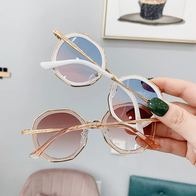 

New Fashion Kids Sunglasses Boys Girls Vintage Polygon Colored Glasses Children Cute Kids Black Irregular Sunglasses UV400