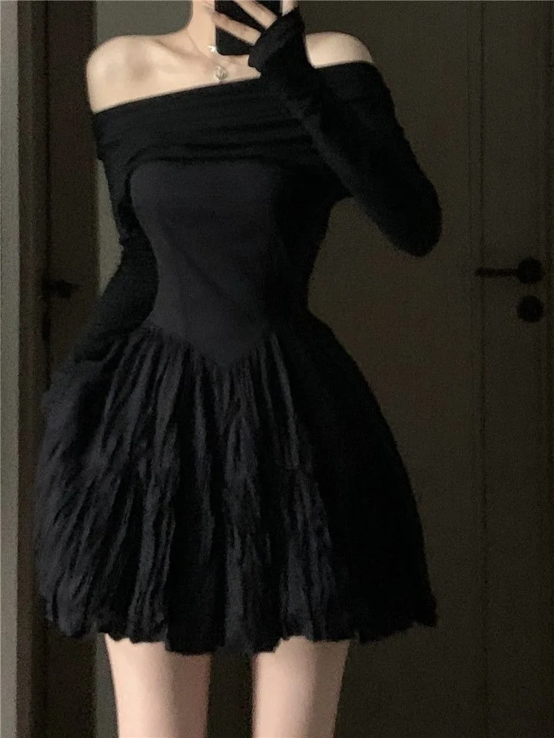 Vestido corto plisado de manga larga para mujer, minivestido Sexy ajustado de un hombro, color negro, estilo coreano, elegante, ropa de club nocturno, Y2K