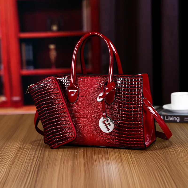 

Vintage Crocodile Ladies Handbag Classic Girls Shoulder Mother Bag Fashion Soft Leather Texture Girls Crossbody Bag Metal Decora