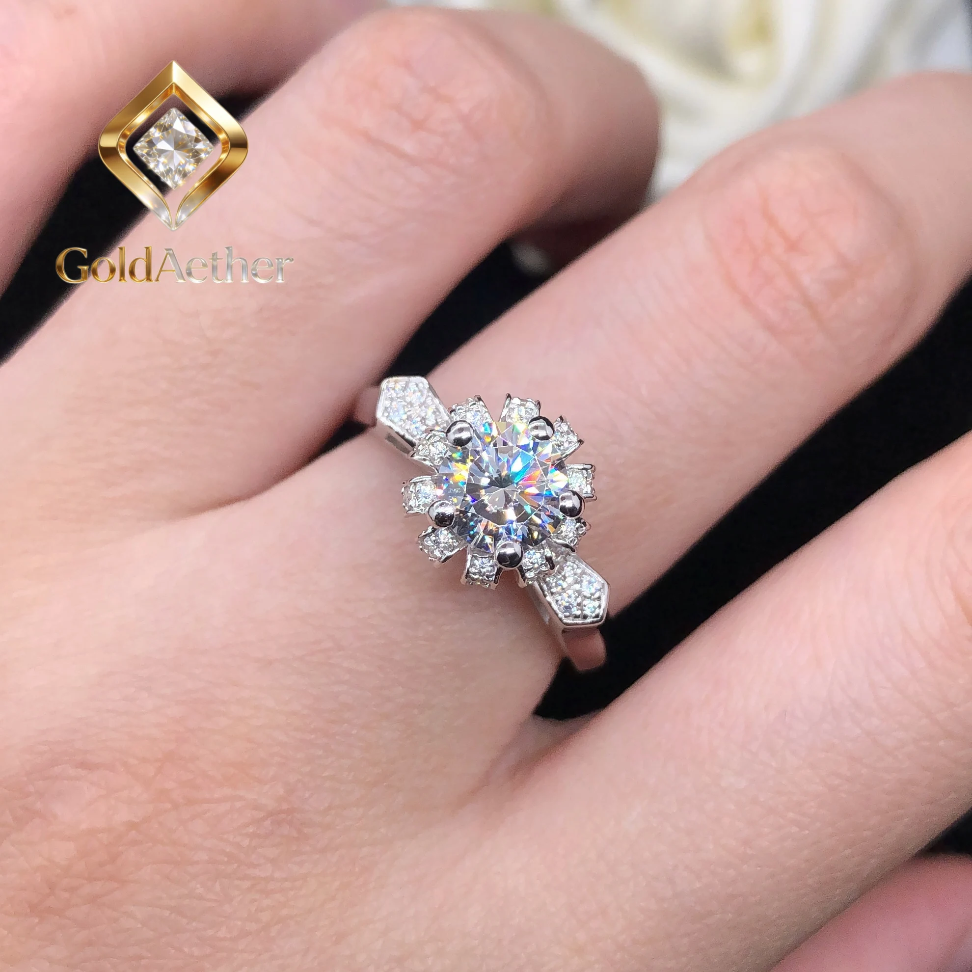 

GoldNouveau 1Ct 6.5mm D VVS1 Moissanite Diamond Engagement Ring for Her Solid 18K White Gold Jewelry for Women Wedding Ring Prop