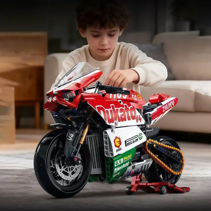 

Конструктор Premium Red V4 Racing Motorcycle – детализированная модель мотоцикла с реалистичной подвеской и цепью, идеально подходит для демонстрации и