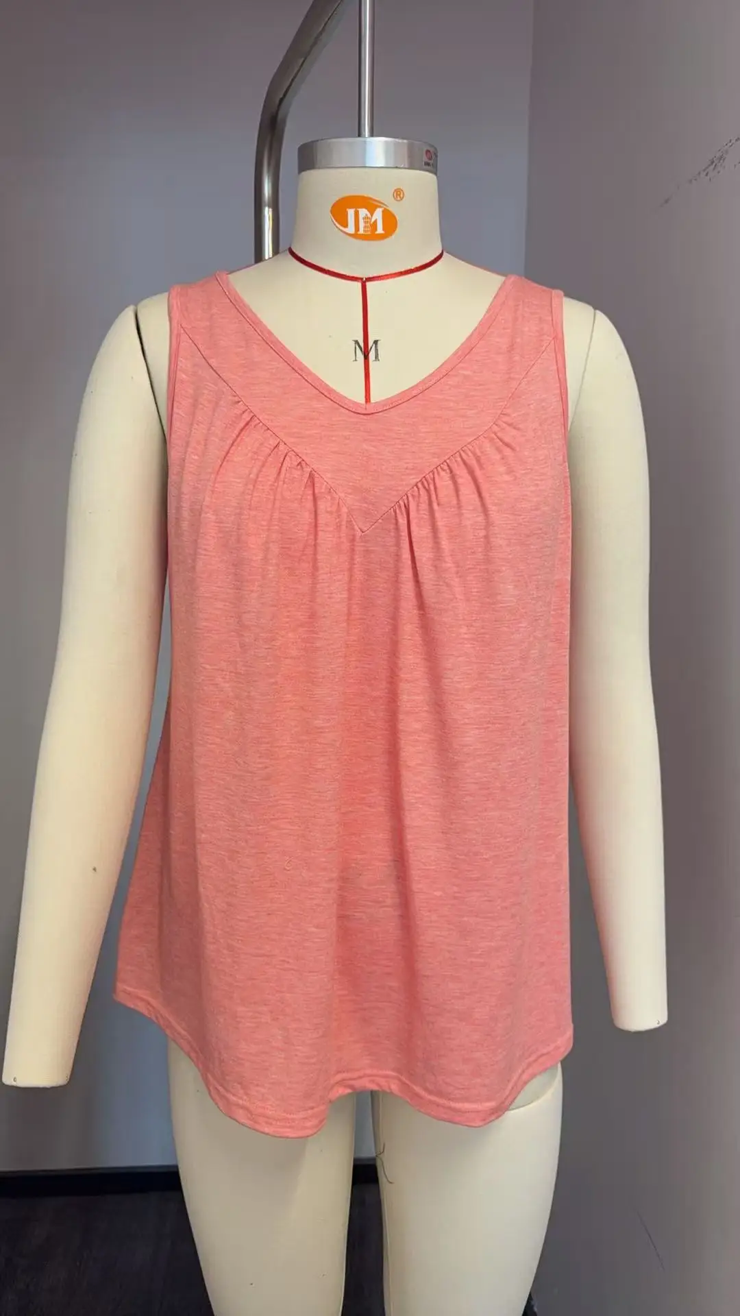 Camiseta feminina de verão sem mangas com decote em v plissado branco meninas simples moda solta pulôver colete verde preto camisetas