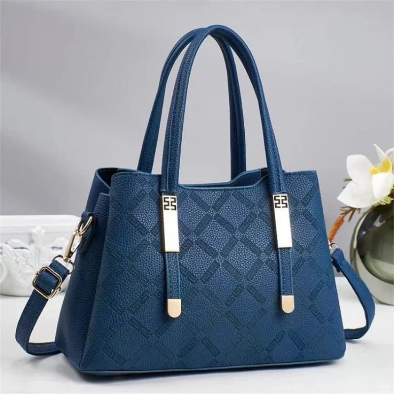 

Stylish High-End Vintage Fashion Bag Elegant Crossbody With Letter Logo Trendy Style For Women Casual And Practical