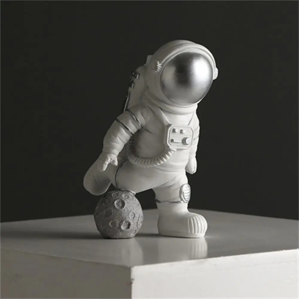 Astronaut Figurines Christmas Resin Spaceman Moon Sculpture Decorative Cosmonaut Statues Miniatures Gift for Kids Toy Home Decor