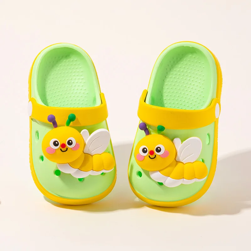 Sandalias 2026 Summer New Girl Cartoon Sandals Comfort Anti Slip Boys' Beach Shoes Cute Versatile Child Thick Bottom Slippers