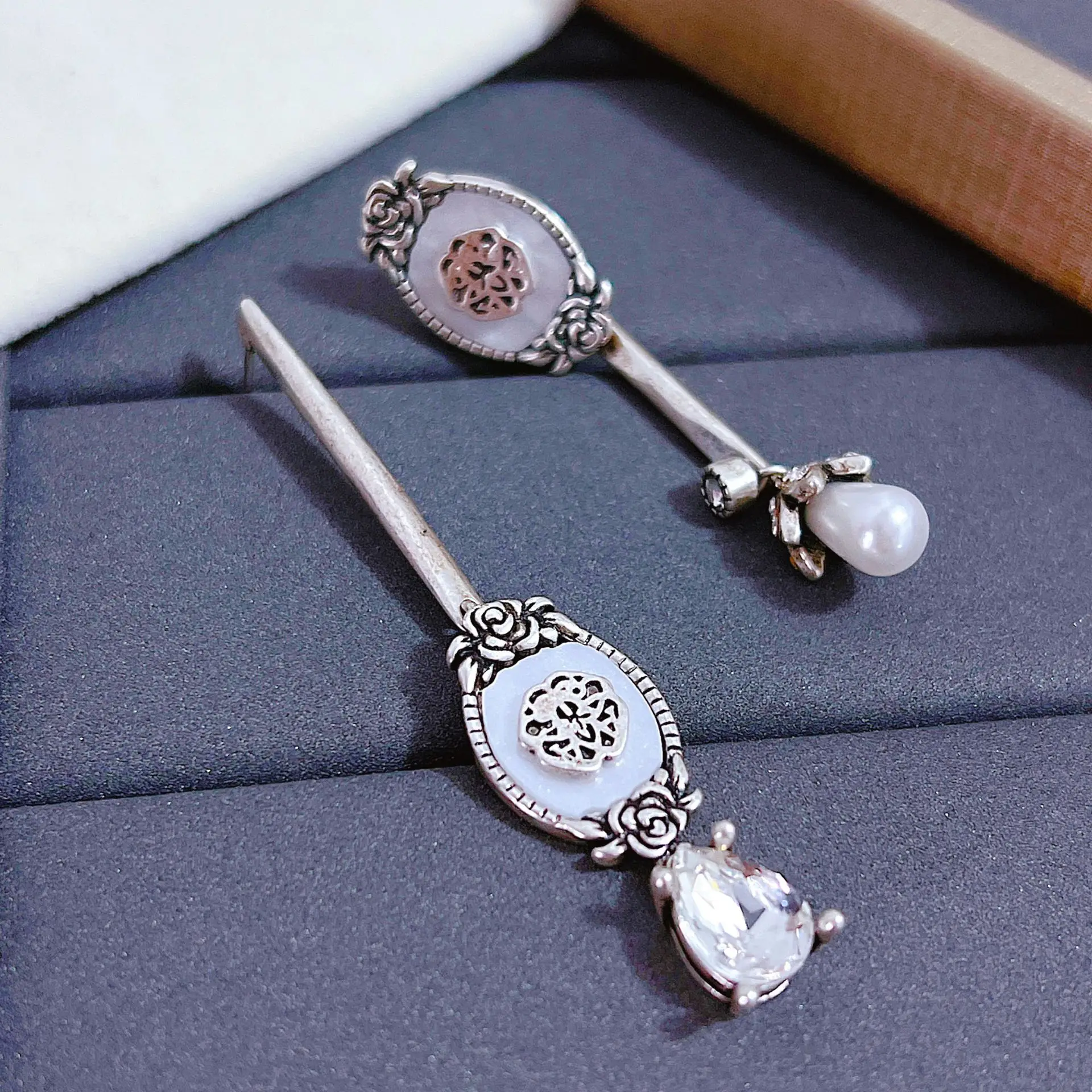 Vintage Skull Earrings Jewelry Bronze Ghost Hand Exaggerated Earrings Set Ring Necklace