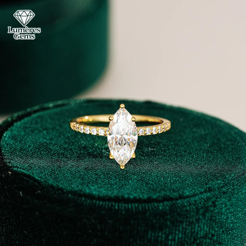 

LumièRe Gems Pure 18K Morganite Ring - Simple And Large Dove Egg Design - The Best Gift For Teachers, Couples, Or Friends