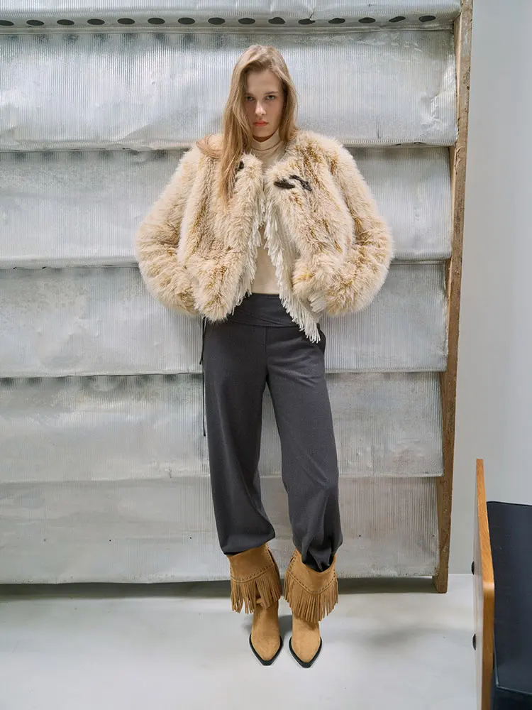 Nok Xiaola Authentic  Brand 2025 Winter New Arrival Furry Button Short Coat Casual Loose Fit Polyester Fiber Long Sleeve