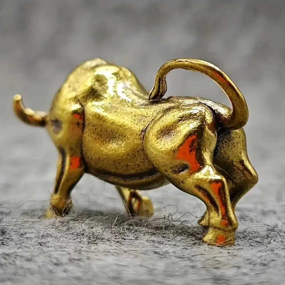 2pcs Vintage Brass Bullfighting Figurines Twelve Zodiac Chinese Mini Cattle Statue Solid Copper Lifelike Bull Ornament
