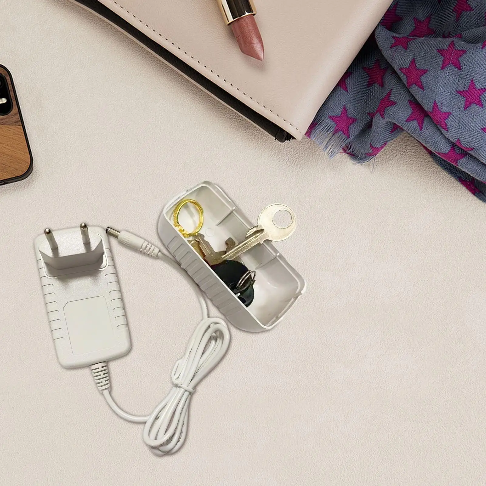 

Секретное отделение, секретный тайник, контейнер в форме зарядного устройства, противоугонная копилка для путешествий, кошелек безопасности, ключи от машины, ювелирная сумка-тоут