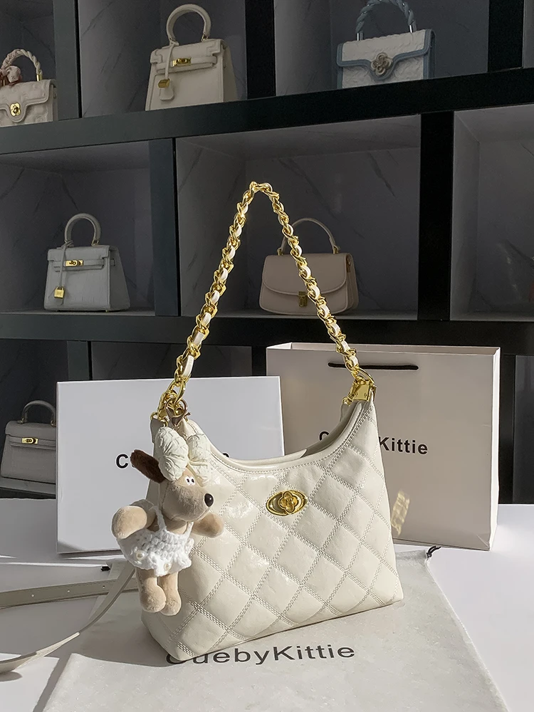 Women's Chain Link Crossbody Bag - close-up view