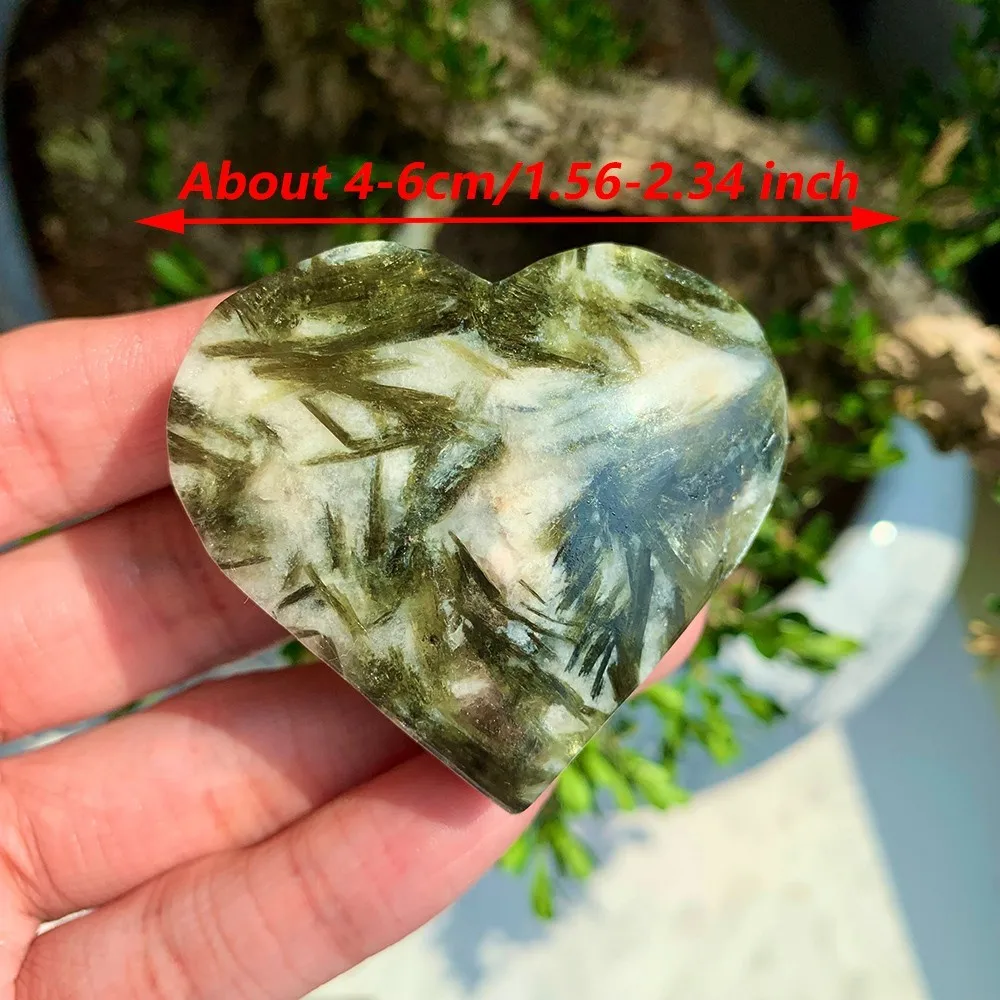 Natural Flashy Green Mica Heart Carving Polished Stone Figurine for Pocket Worry Stone Bookmark Purse