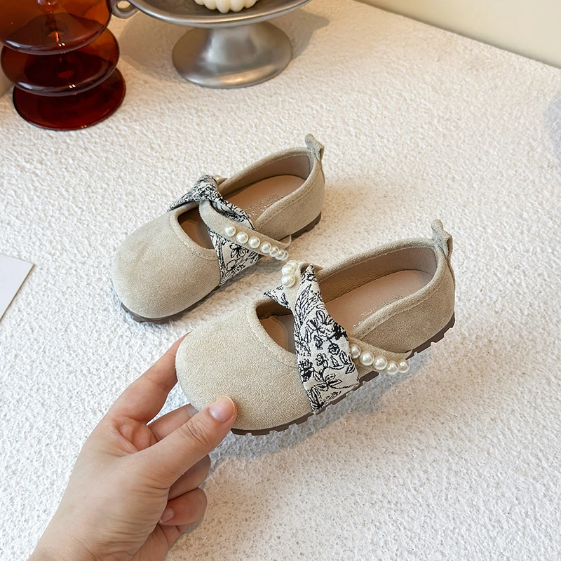 

Новые детские кожаные туфли для девочек, модные, в корейском стиле, с мягкой подошвой, нескользящие, с милым бантом, туфли принцессы, весна-осень 2026