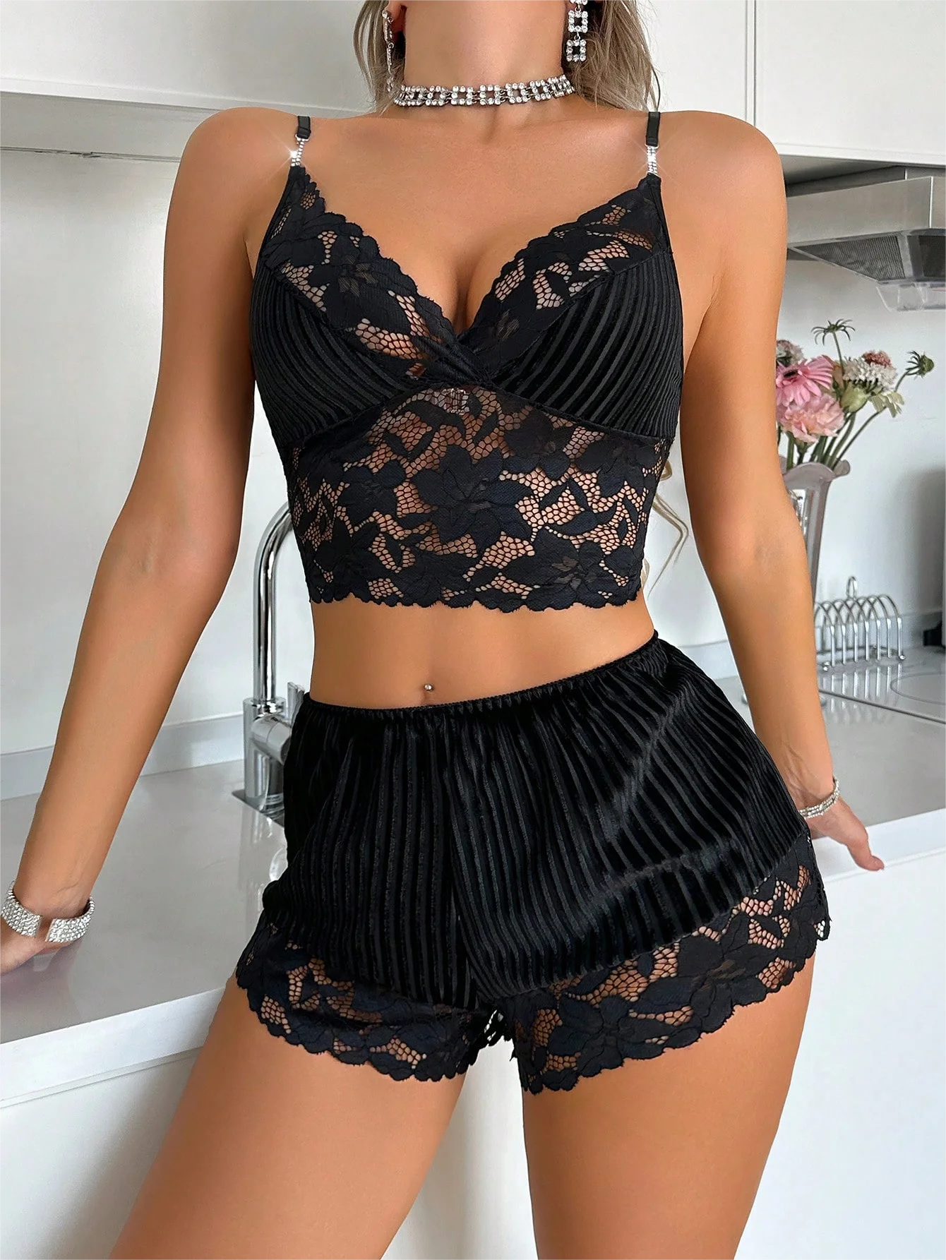 Ropa interior erótica AliExpress europea y americana, conjunto de tres puntos con tirantes de encaje transparente sexy, envoltura ajustable para el pecho