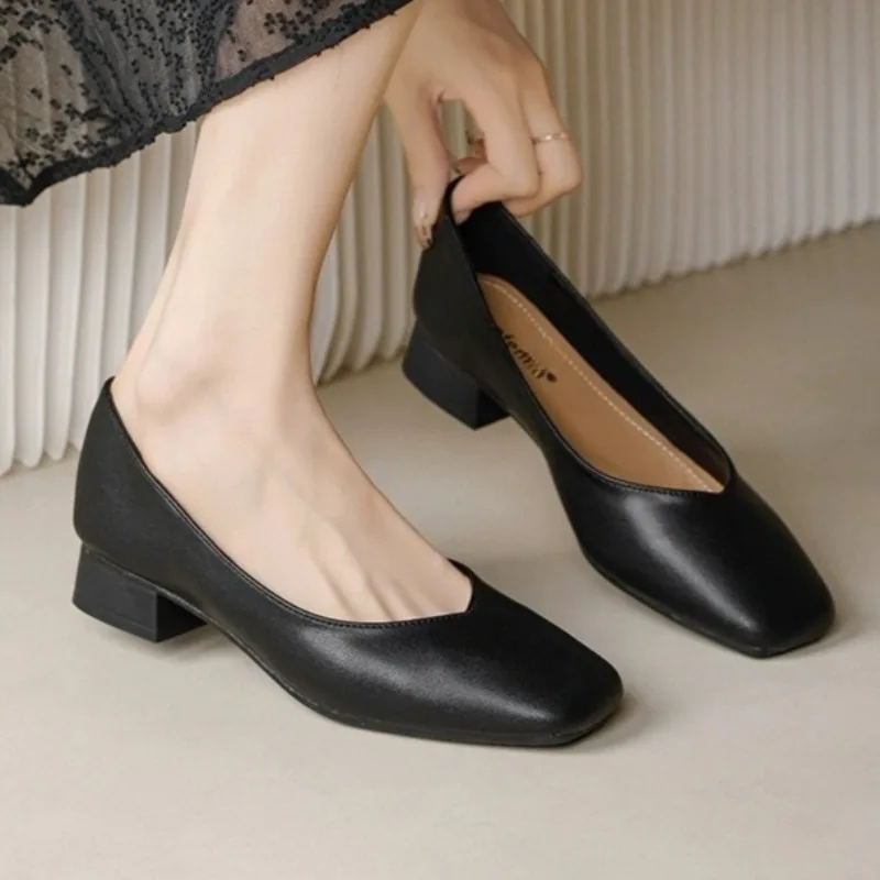 Moda superficiale donna scarpe col tacco 2025 autunno designer sandali eleganti comode scarpe casual da parete nuovi sandali De Mujer