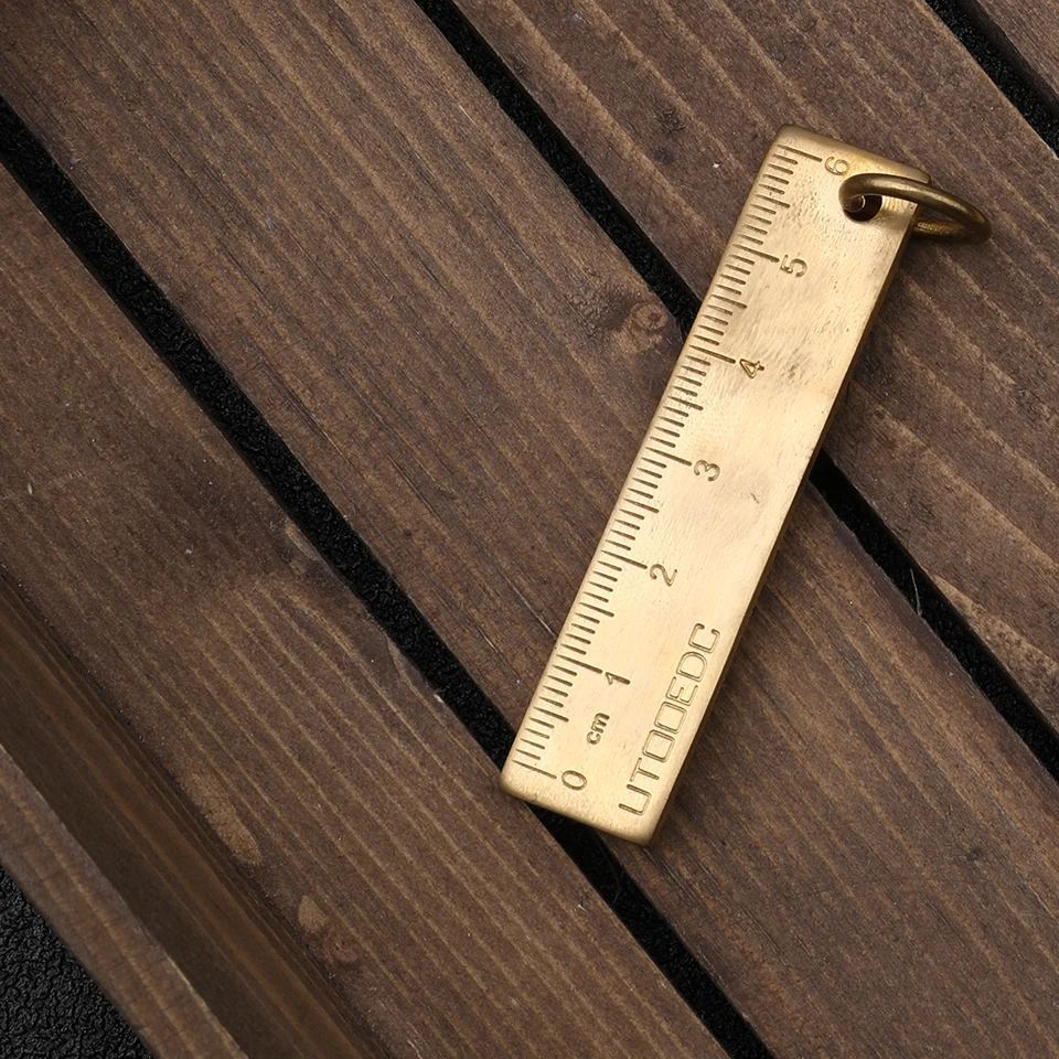 Fniiva 1Pc 6cm Copper Straight Ruler Measuring Tool Mini Metal Ruler Bookmark with Simple Keychain Pendant for Office School