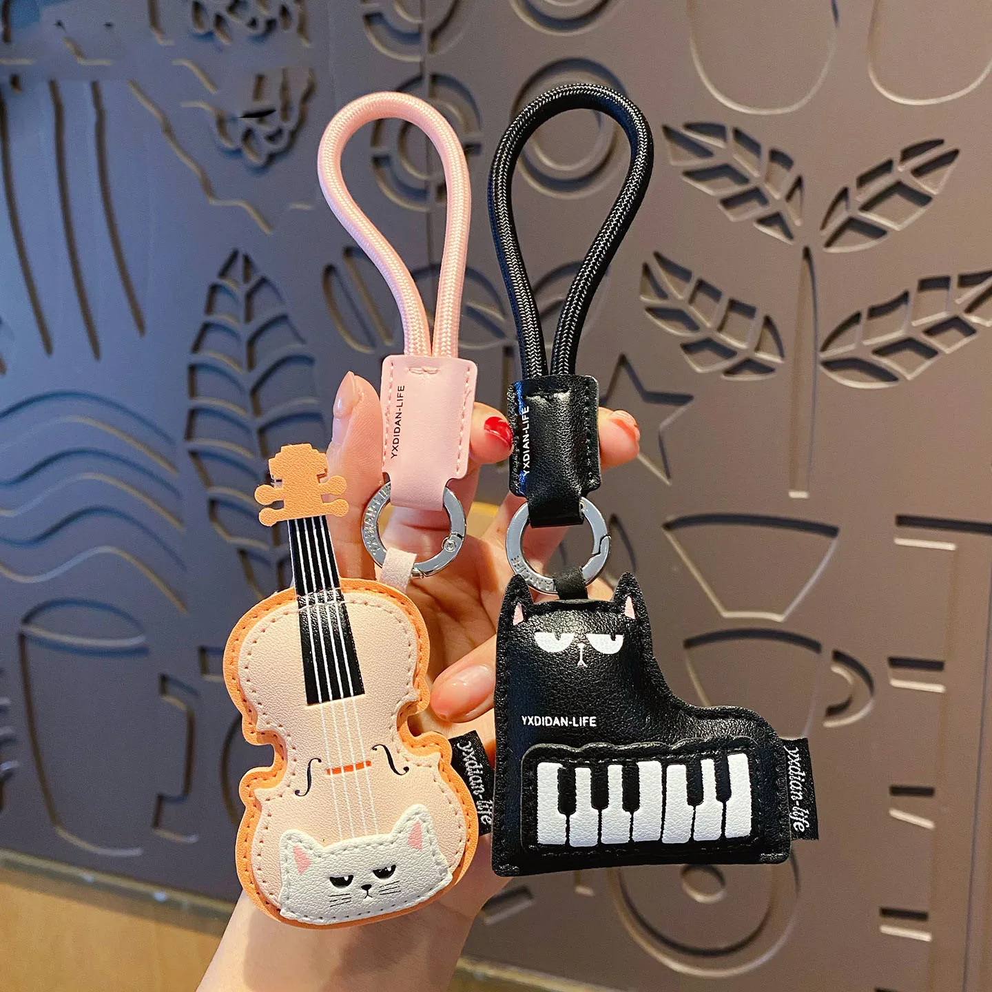 PU Leather Mini Guitar Piano Keychain Exquisite Cat Violin Shape Keyring Bag Car Charm Key Chains for Women Girl Music Lovers