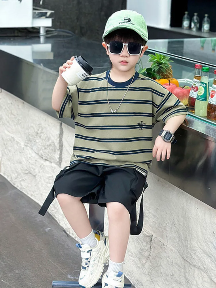 

Новые костюмы для мальчиков, летняя детская футболка в полоску + шорты-карго, костюмы из 2 предметов, костюм для отдыха для малышей, детская модная уличная одежда, От 2 до 11 лет