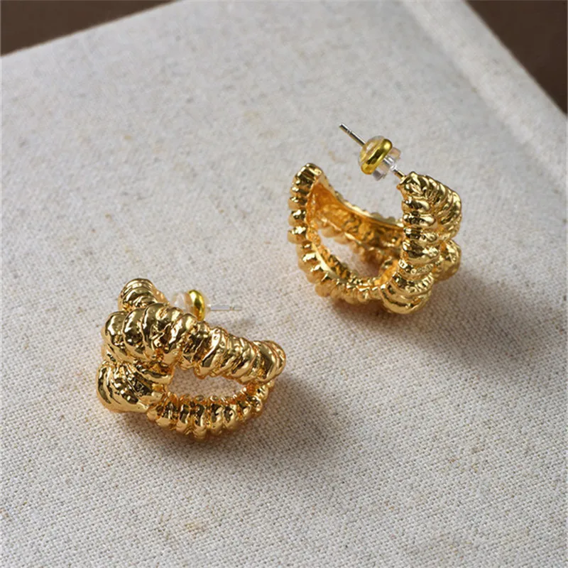 Europe America Vintage Brass Plated Gold Earrings Ear Cuffs Woman Fashion Graceful Jewelry Trend