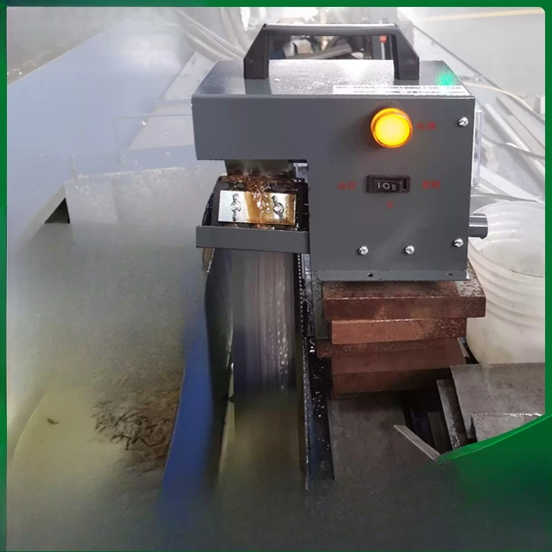 

Machine tool water tank oil-water separator belt skimmer surface oil slick