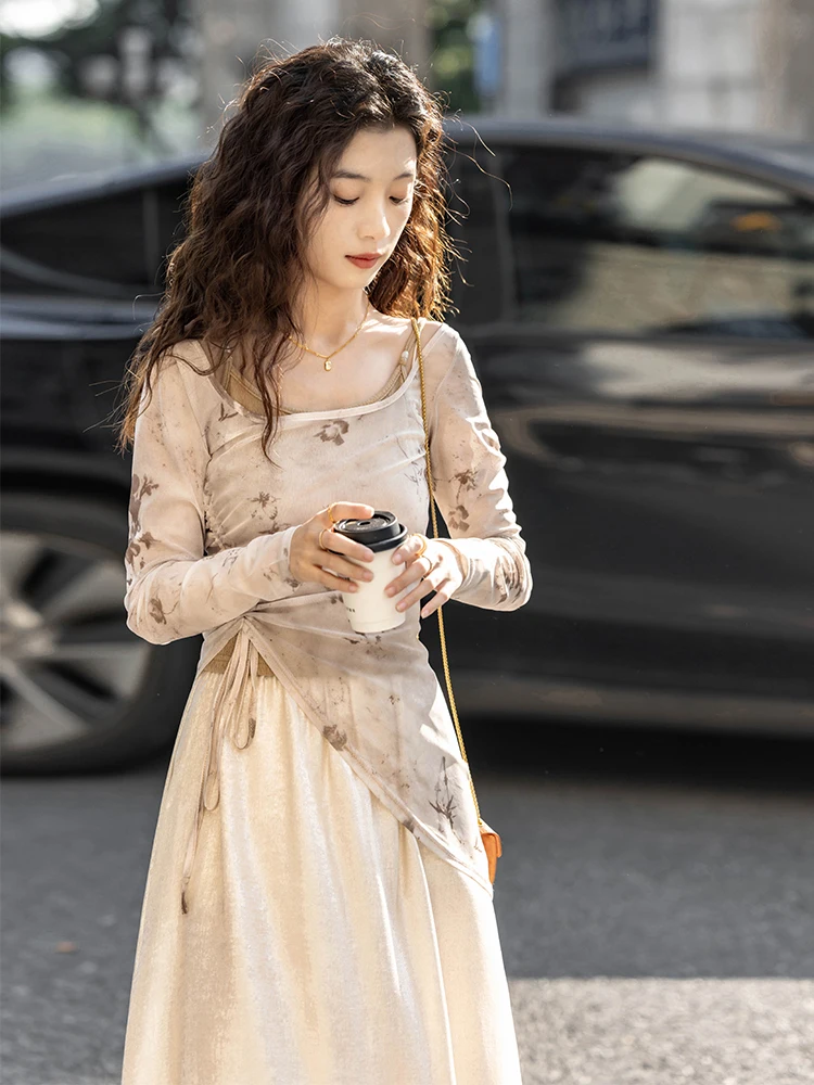 

Retro Sle Two-Piece Set Women's Slim Fit Gauze Blouse with adient Color And Pleated Design for Commuting in 2025 Spring