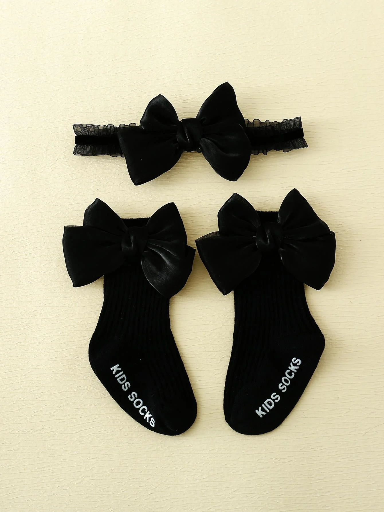 1 Pair of Large Bow Baby Socks with Anti-Slip Soles & 1 Red Ribbed Knitted Hairband, Soft and Comfortable for Infants' Casual Wear