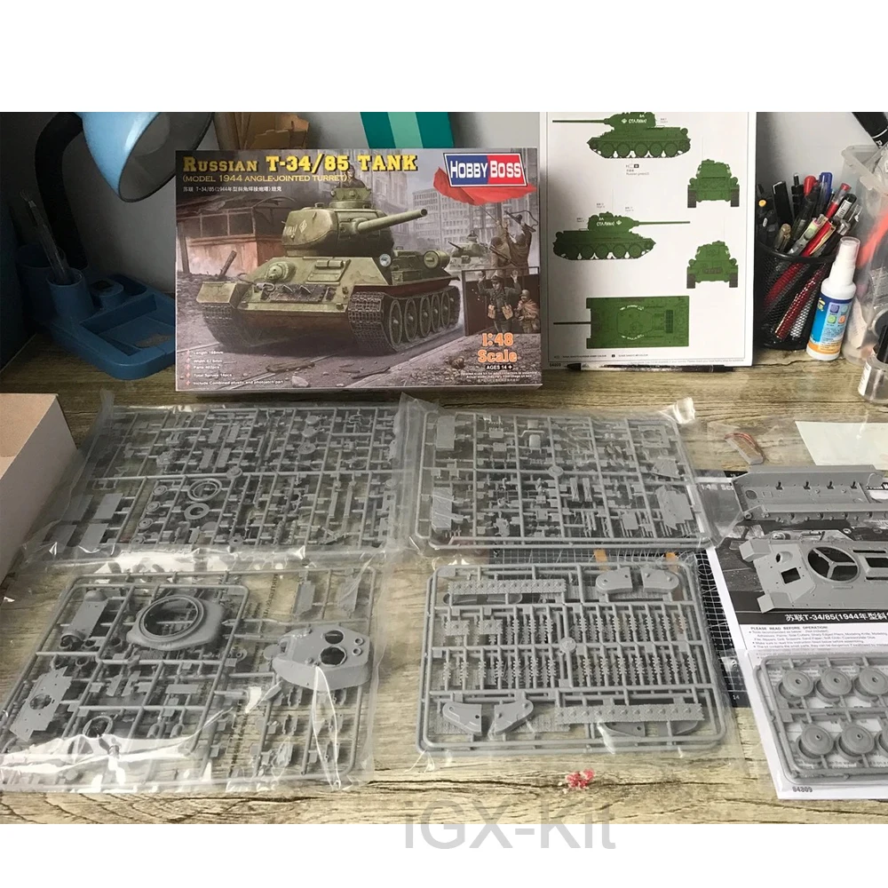 

Hobbyboss 84809 Масштабная модель 1/48 Российский средний танк Т-34/85, пластиковый сборный конструктор для хобби