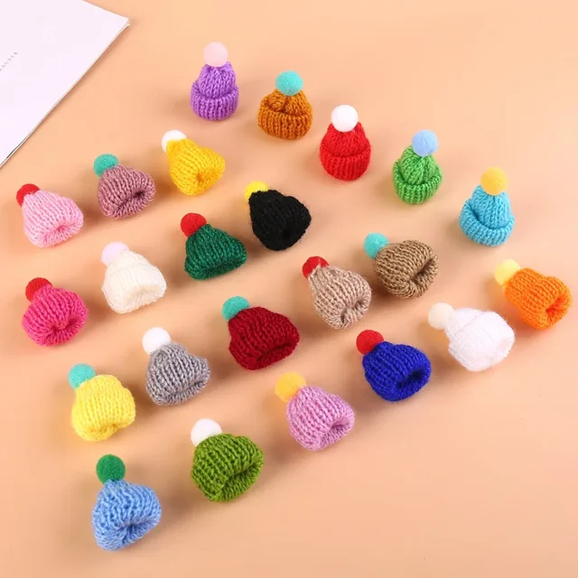 10-20szt Mini czapki dziewiarskie Świąteczne mini czapki dla lalek Mini wełniana czapka na ozdoby świąteczne DIY Sztuka i rzemiosło szycia