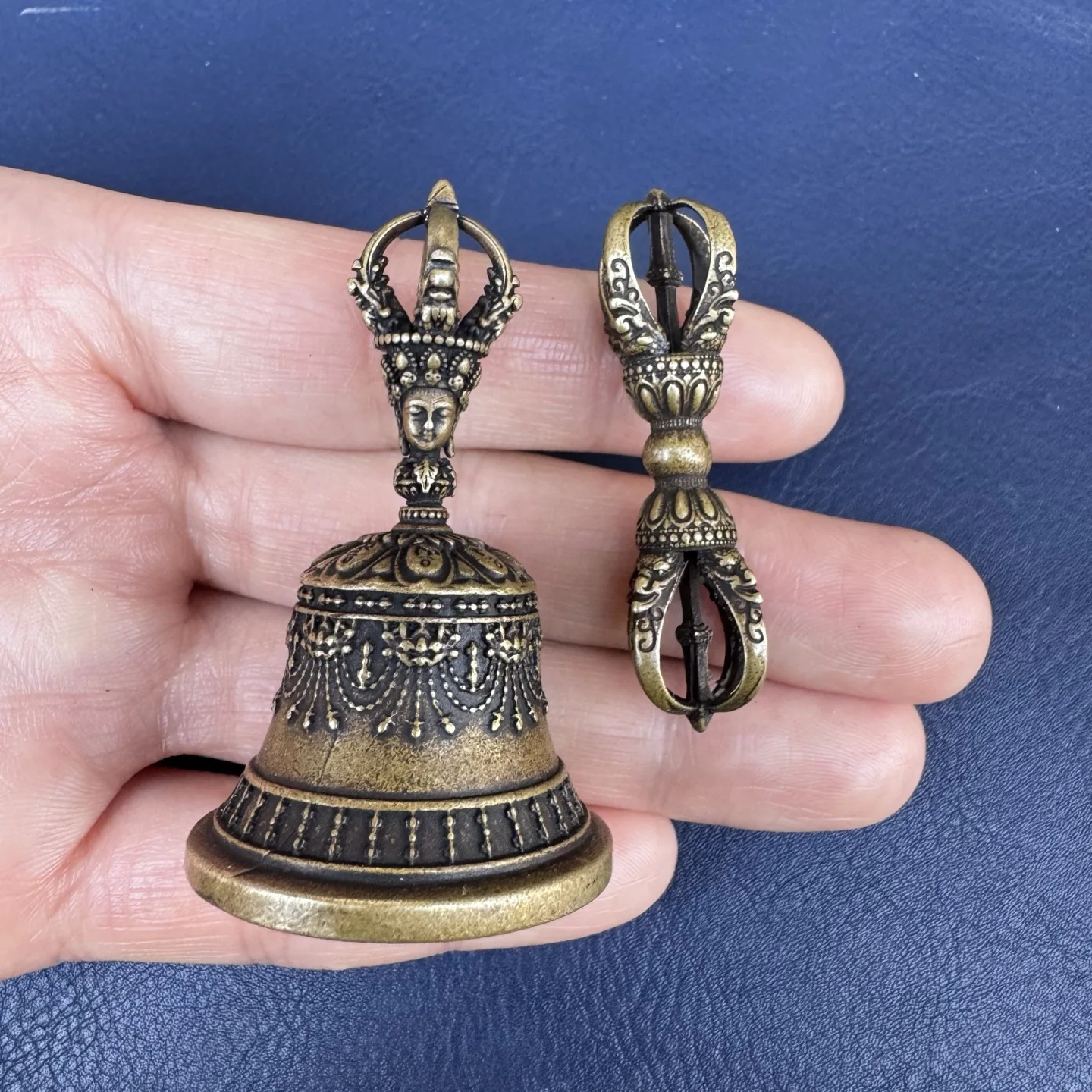 

Tibetan King Kong bell pestle brass device five strands nine strands sound crisp echo handle bell