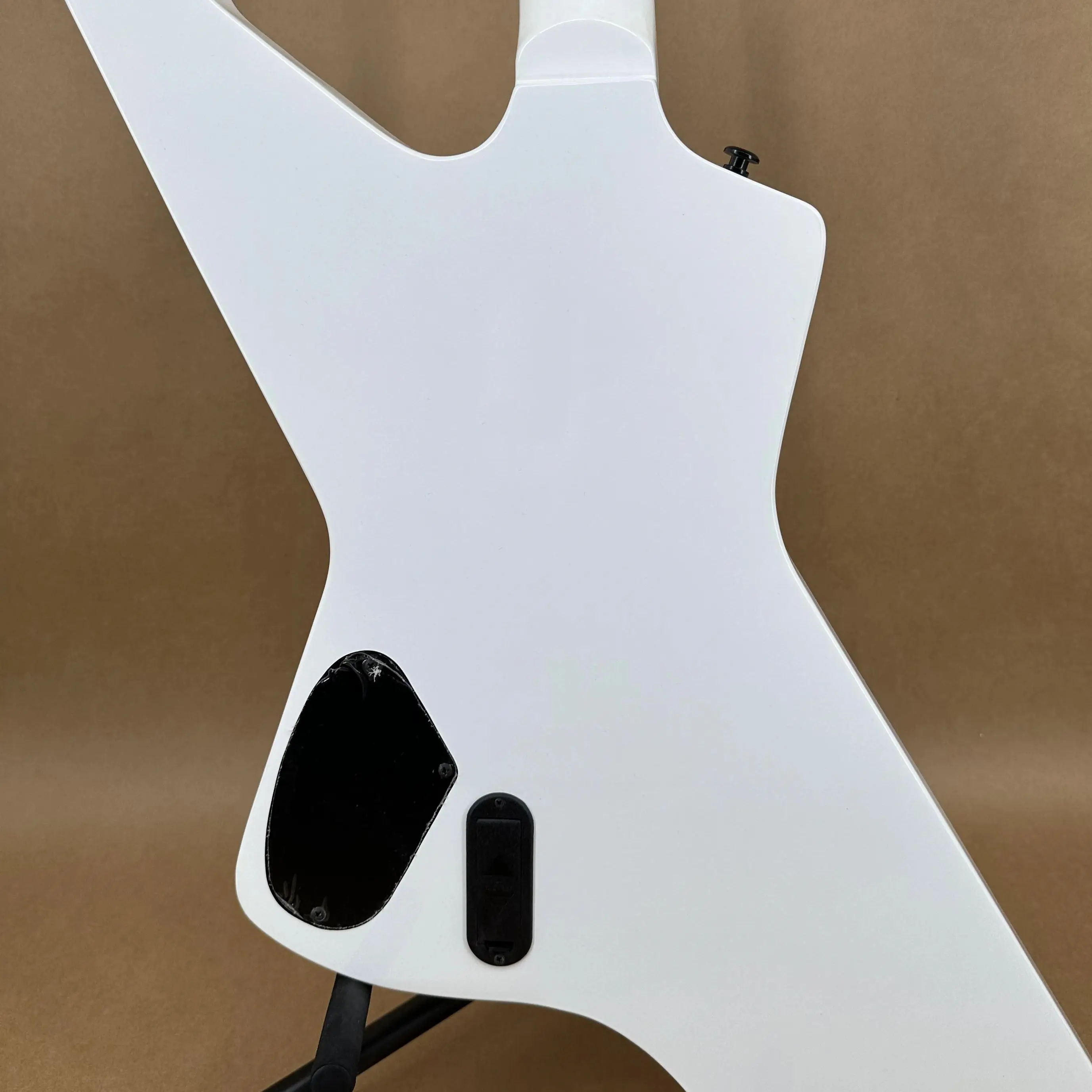 Alien‑Shaped Electric Guitar, Pure White Body, Black Hardware, Special‑Shaped Inlaid Fretboard, Double Coils, Christmas Gift, Available In American Warehouse, Free Shipping.