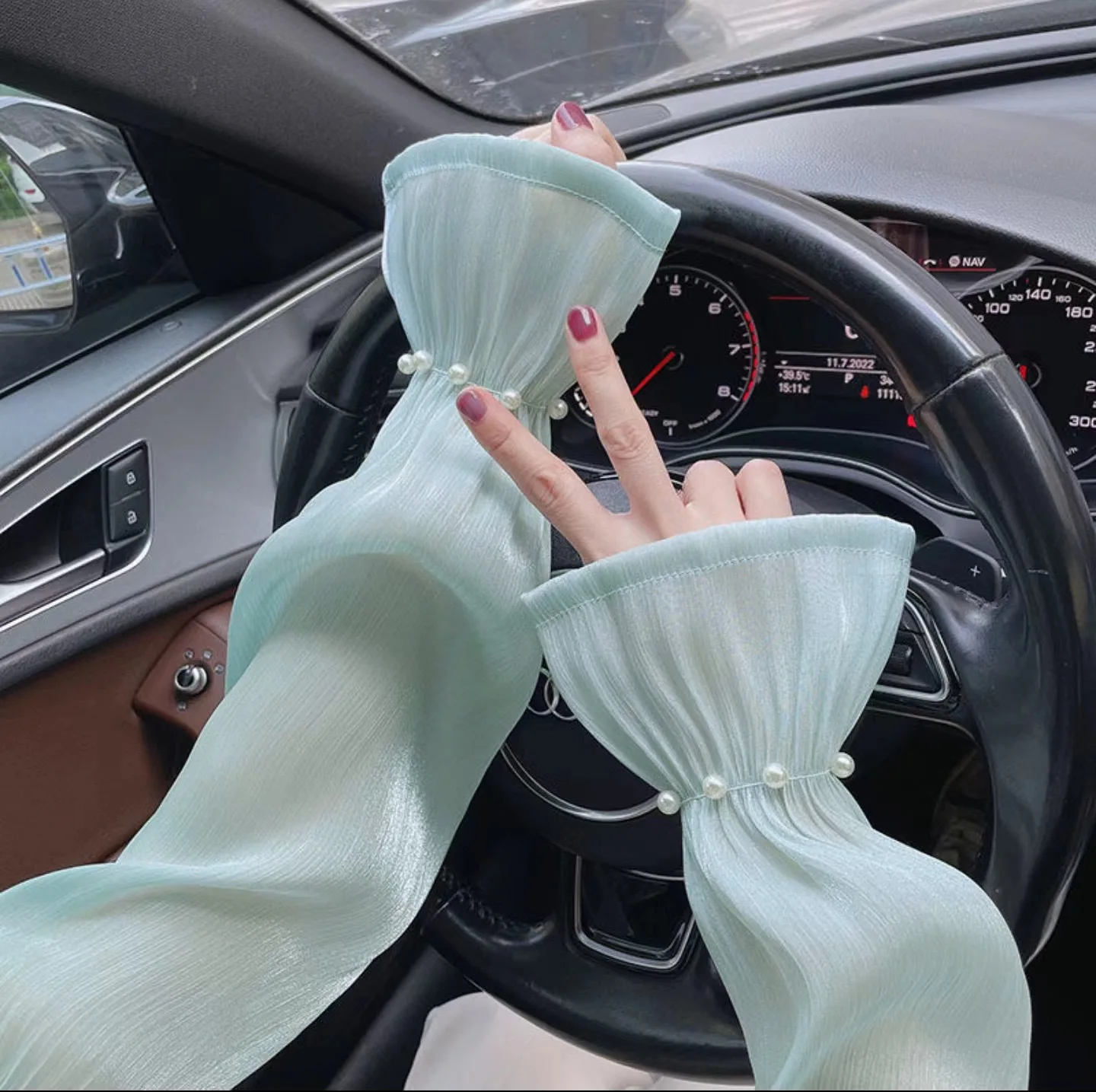 Summer New Pearl Ice Thin Sleeves For Women Girls Driving Sunscreen Long-Sleeved Arm Warmers Outdoor Solid Color Riding Sleeves