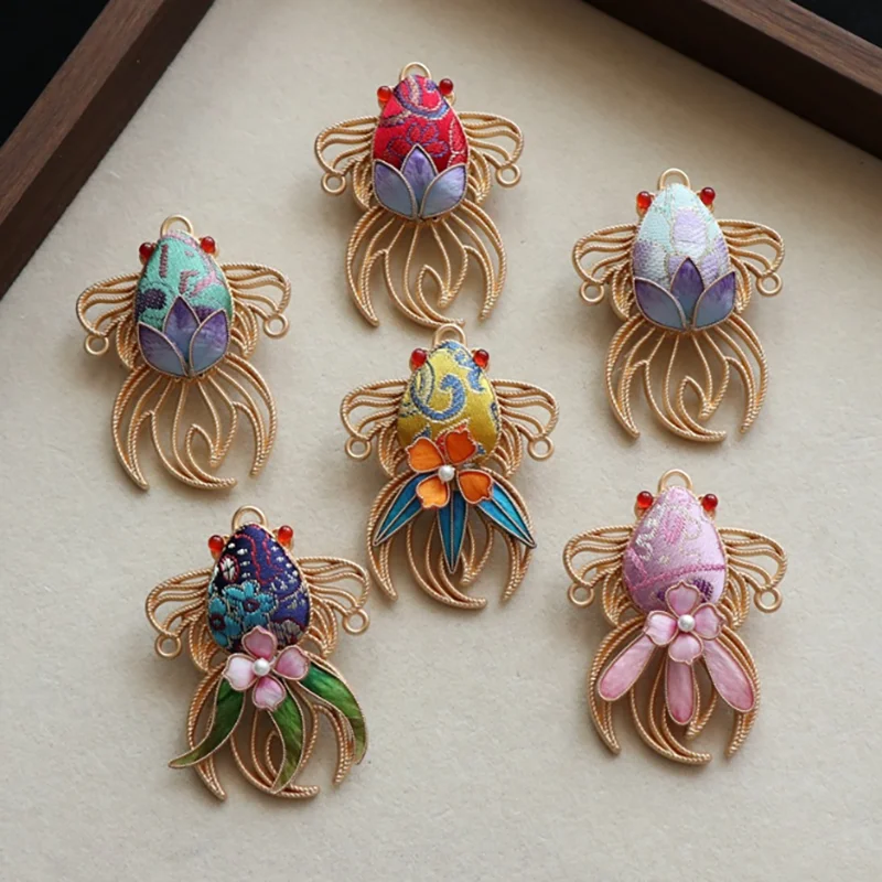 

Handmade Velvet Koi Brooch Women Chinese Ancient Vintage Hanfu Cheongsam Brooch High-end Velvet Fish Brooch Gift For Women