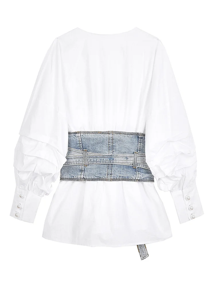 DEAT Women Blouse Loose V-neck Puff Sleeve Patchwork Denim Waistband Belt White Pleated Shirt 2025 Spring New Fashion 29L611