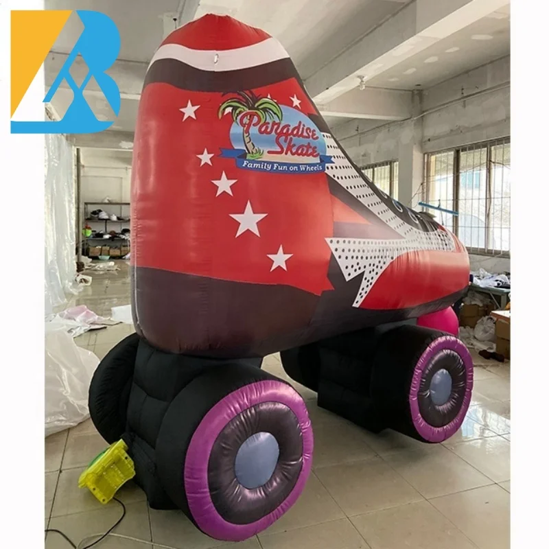 Pattini a rotelle gonfiabili giganti personalizzati con display pubblicitario per giocattoli per eventi sportivi