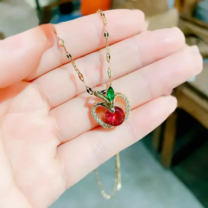 2023 New Hot Selling Christmas Ornaments Shiny Red Zircon Decorated Red Apple Pendant Necklace Suitable for Daily Wear