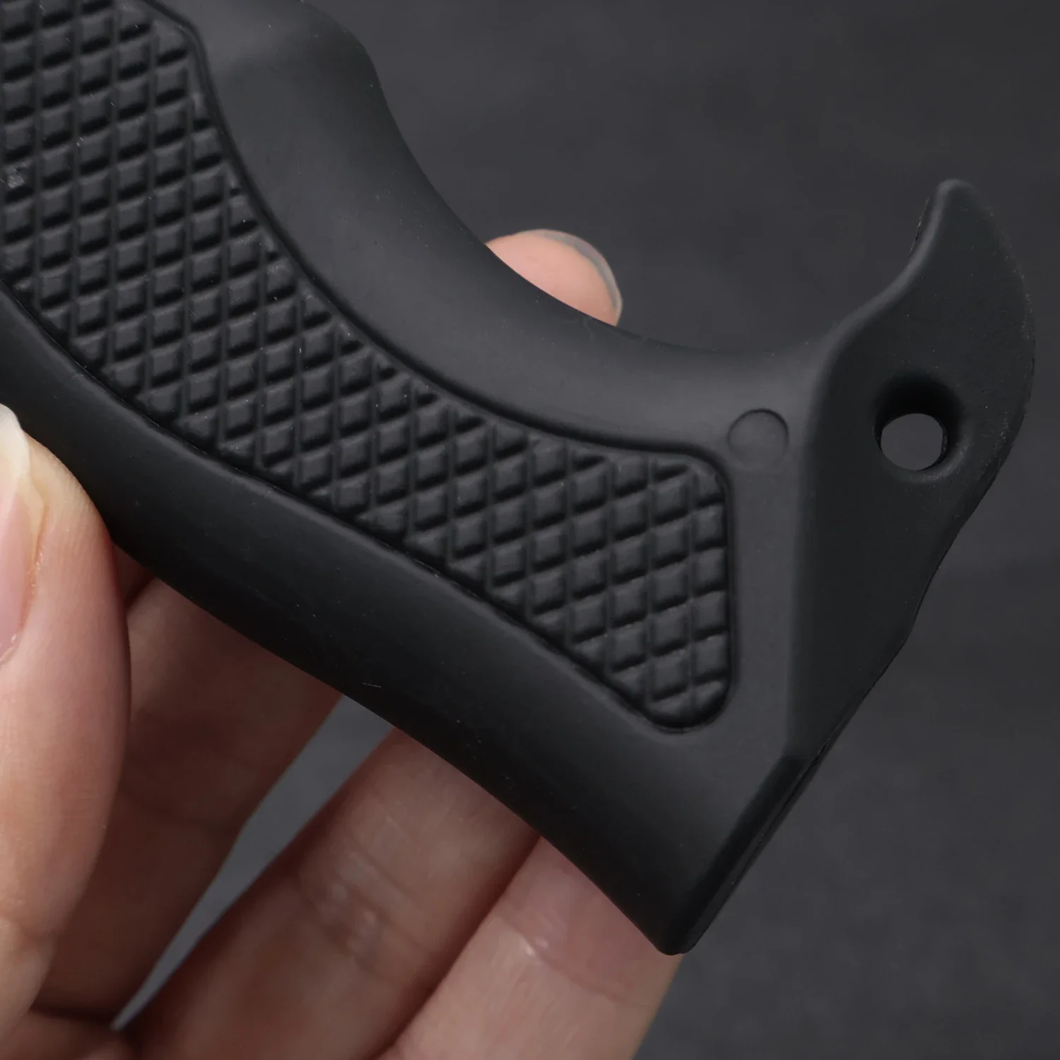 Black High Quality Slingshot Grip Resin Non-slip Slingshot Handle DIY Slingshot Accessories Assembly Slingshot view 6
