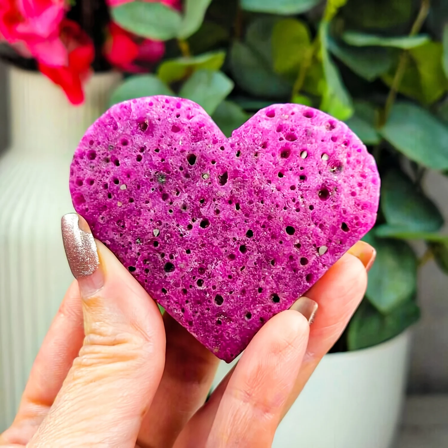 Red Corundum Heart Carving, Hand Carved Polished Natural Crystal, Healing Reiki Stone Mineral Specimen Home Decor Ornament Gift