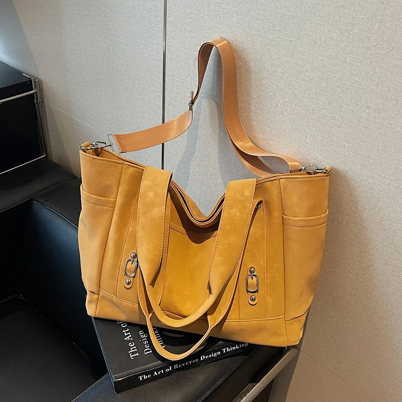 الخريف الشتاء ماتي حمل حقيبة للنساء 2025 جديد سعة كبيرة الجلد المدبوغ حقائب اليد النسائية بلون حقائب كتف التسوق