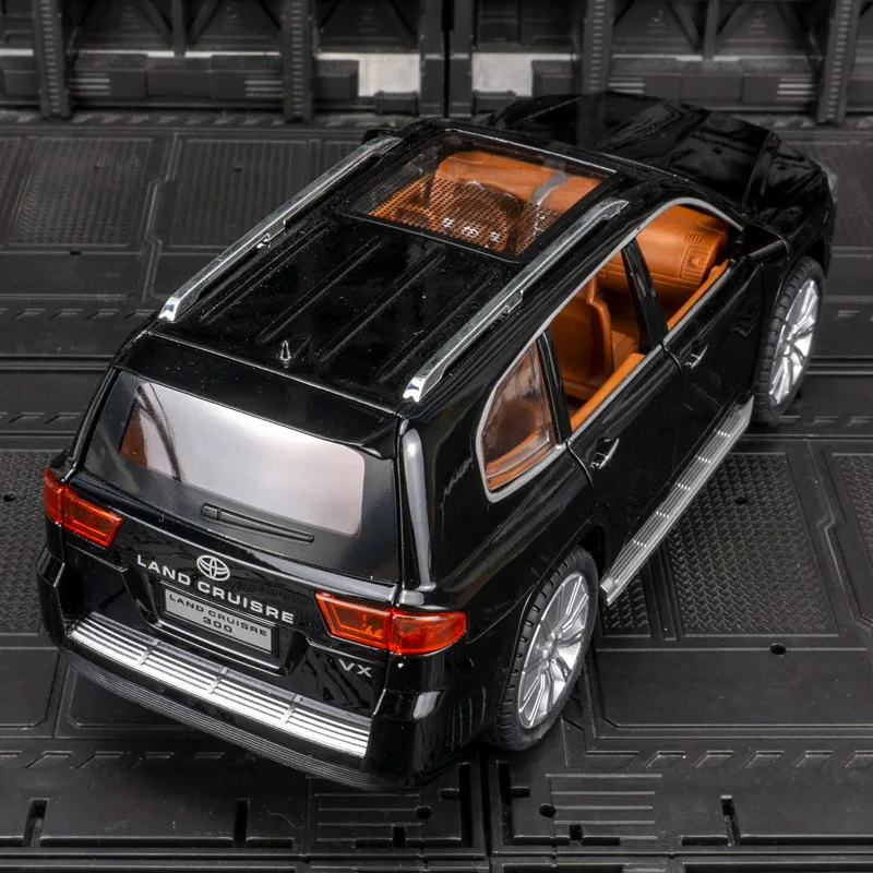 1:24 2022 Toyota Cool Land Cruiser LC300 liga modelo de veículo off-road pode ser dado como presente de aniversário para amigos