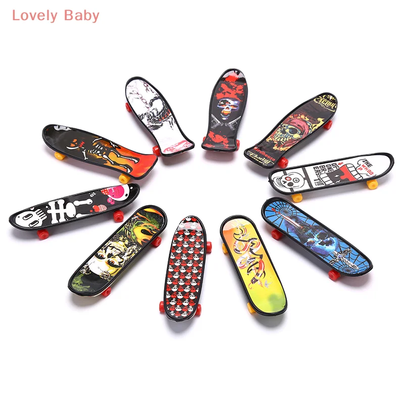【BBS-7】Kunststoff Mini Skate Finger Skateboarding Griffbrett Neuheit Spielzeug für Jungen Geschenke