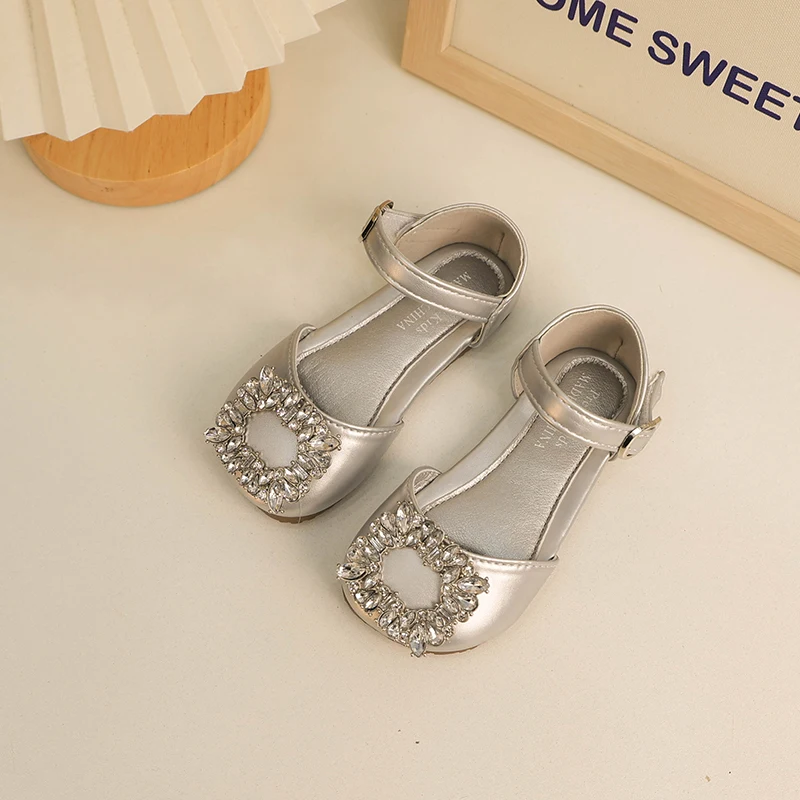 New Girls Fashion Casual Sandals Princess Summer Children Soft Bottom Ring Pearl Clasp Student Performance Baby Toddler Kids